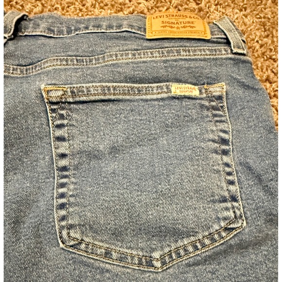 Levi Strauss & Co. Signature Pants - Levi Strauss Signature Shorts 14 Excellent Blue Distressed Denim Cutoff W32